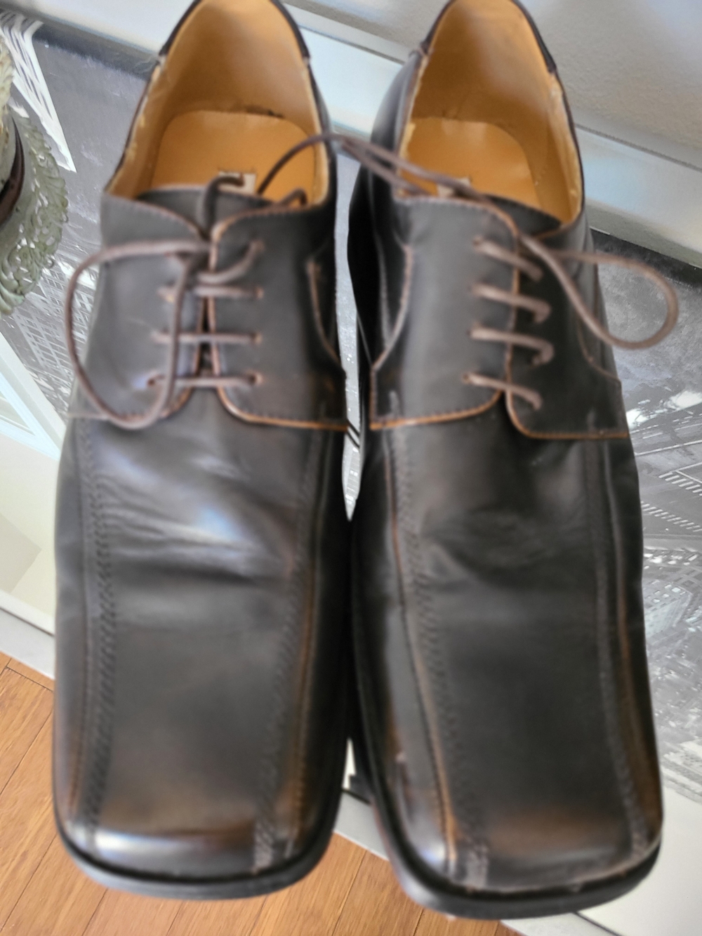 Steve Madden Men's Brown Distressed Leather Square-Toe Lace-Up Oxfords